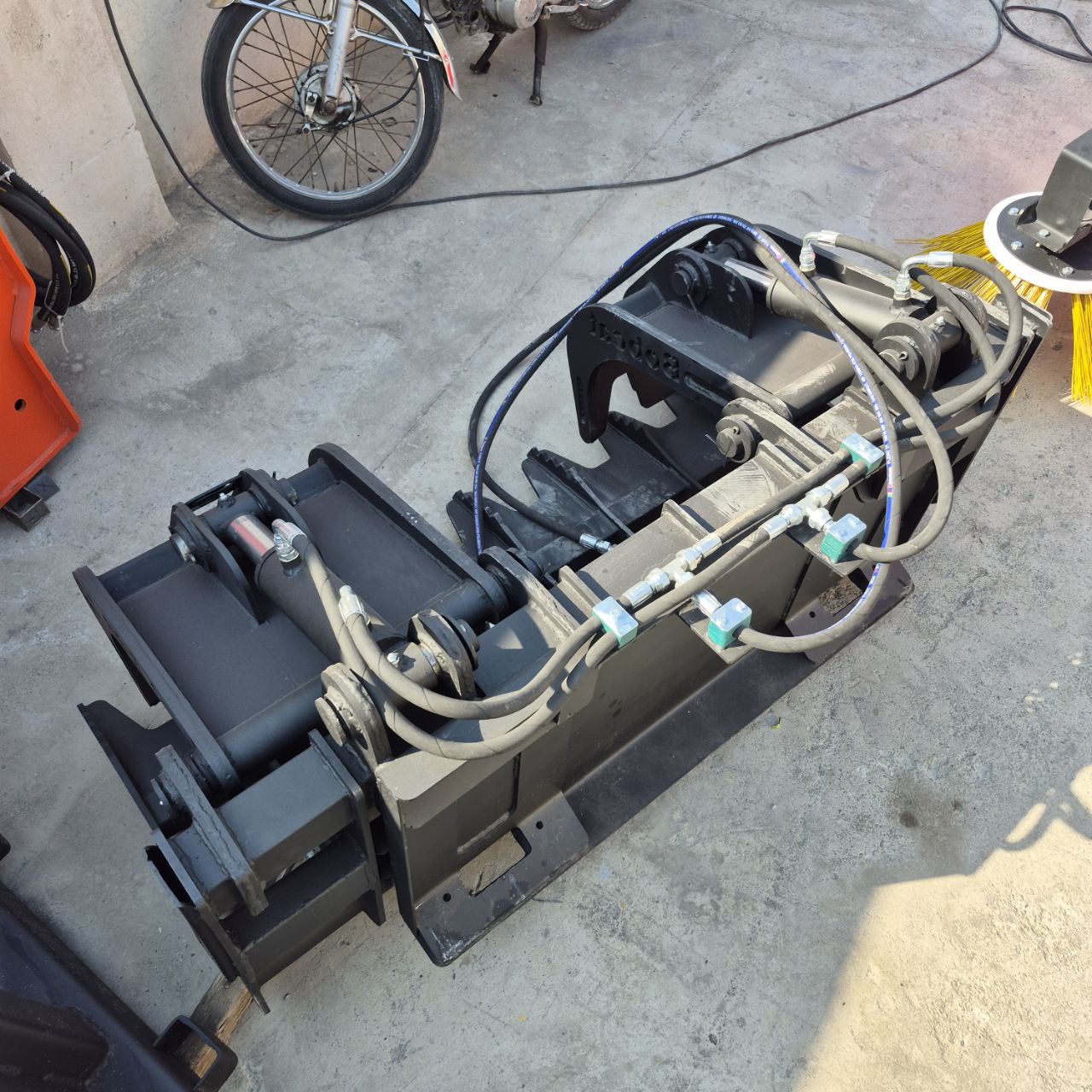 جلوبند الوارگیر مینی لودر بابکت - Image 6